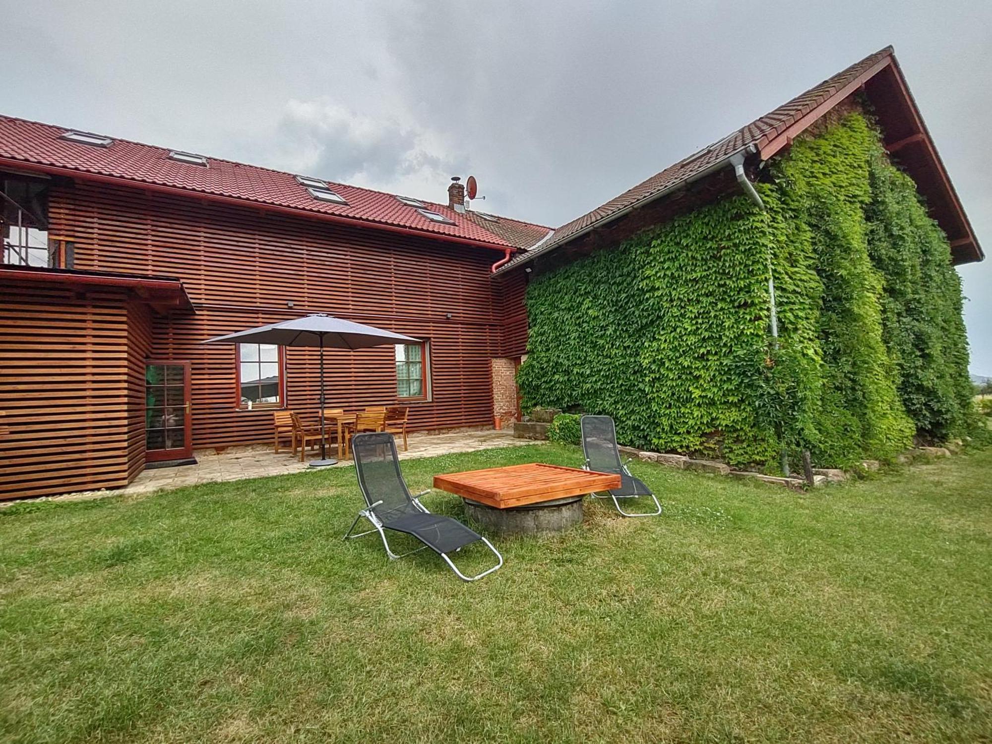Železnice Pekloveske Apartmany V Ceskem Raji מראה חיצוני תמונה